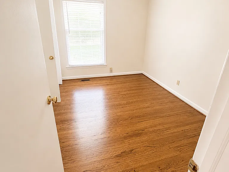 2312 Sierra Dr — Photo 9