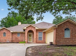 1901 Le Sage Ct, Denton, TX 76208