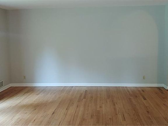 3rd image of 6106 Linton Ln