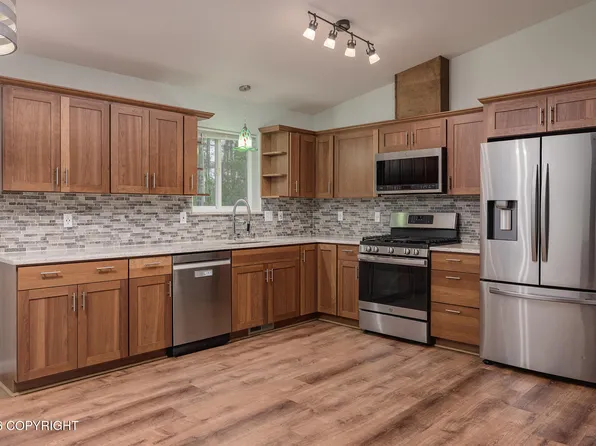 7051 W Cambridge Dr, Wasilla, AK 99623