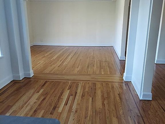 3rd image of 5444 Arlington Ave #H43