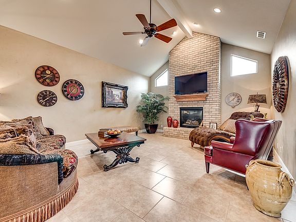 3rd image of 5700 Dunbarton Oaks Blvd