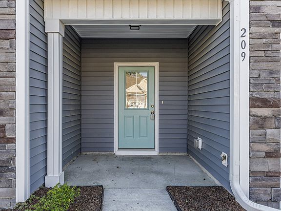 4th image of 209 N Stingray Ln