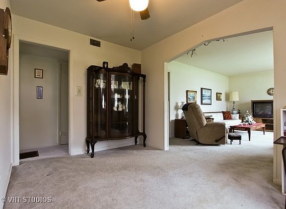 4th image of 3018 N Derrough Ave