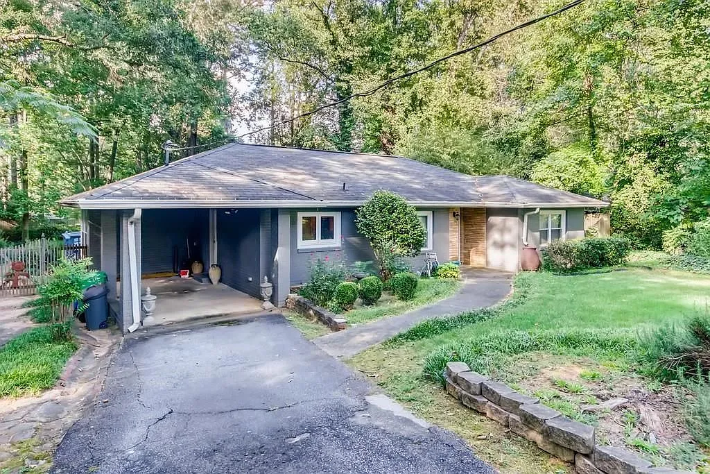 Building Photo - 2050 Sylvania Dr