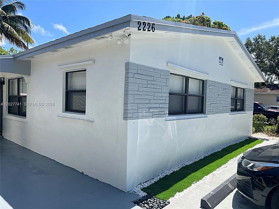 2nd image of 2226 Cody St