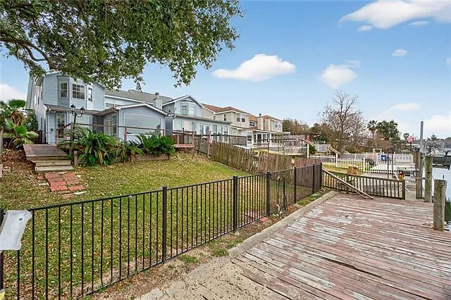 500 Marina Dr — Photo 23