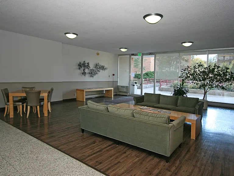 4800 Hale Pkwy #303 — Photo 6