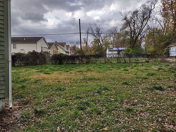 3rd image of 2209 Edmund Ave