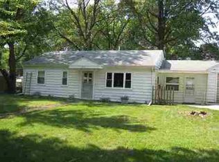 833 4th St, Kalona, IA 52247