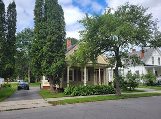 29 Green St, Bellows Falls, VT 05101