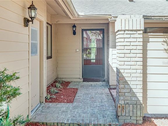 3rd image of 372 Newton Pl
