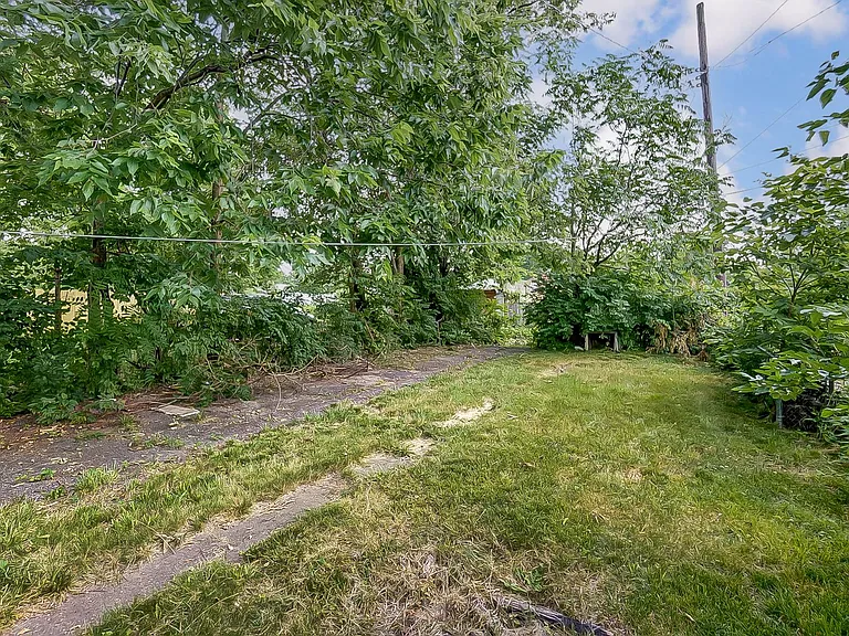 424 Bantz Ct — Photo 21