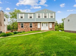1056 McAllister Dr, New Kensington, PA 15068