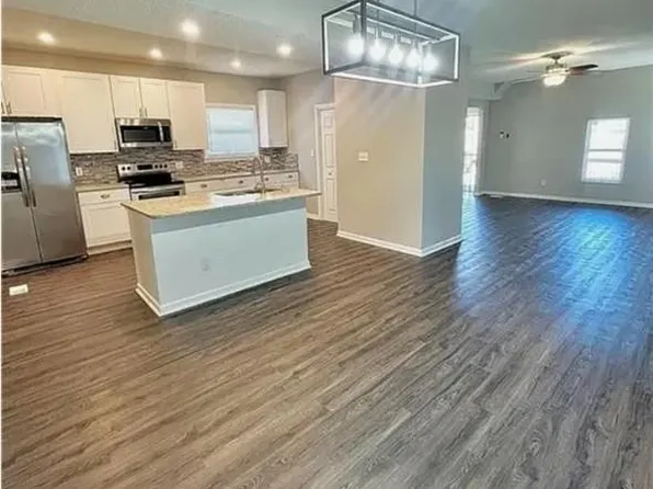 1319 E 32nd Ter, Kansas City, MO 64109