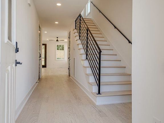 5th image of 338 Ewing Dr #A