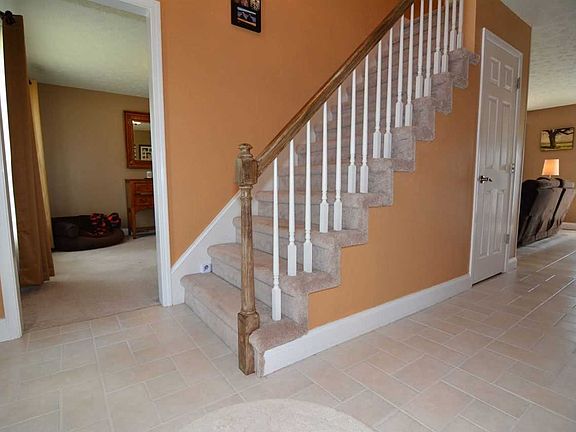 2nd image of 3100 Roselawn Dr