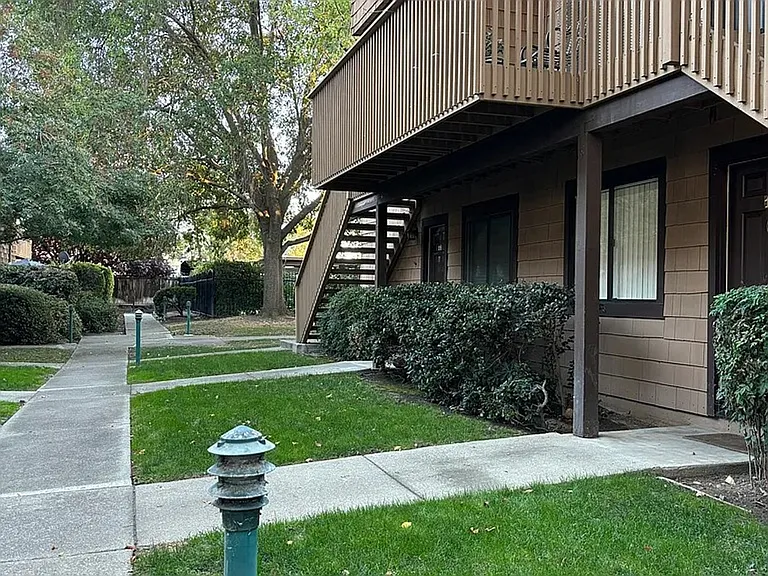 2398 Walters Way #2 — Photo 4