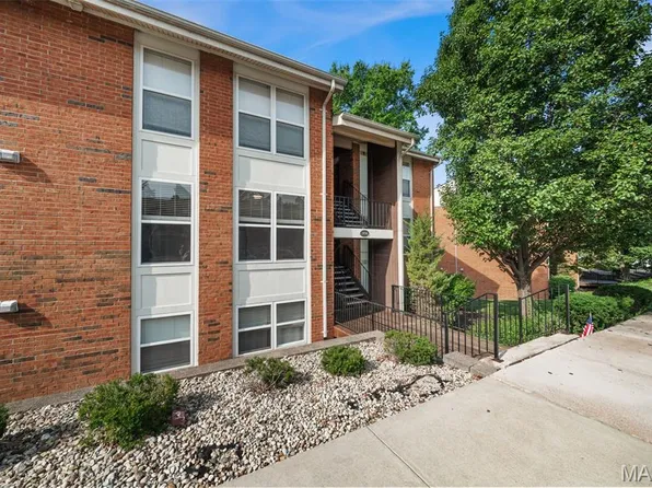 1934 Greenpoint Dr APT 203, Saint Louis, MO 63122