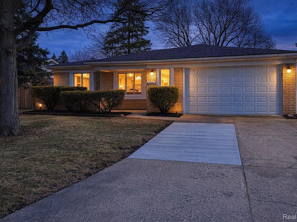 1st image of 39284 Sunderland Dr