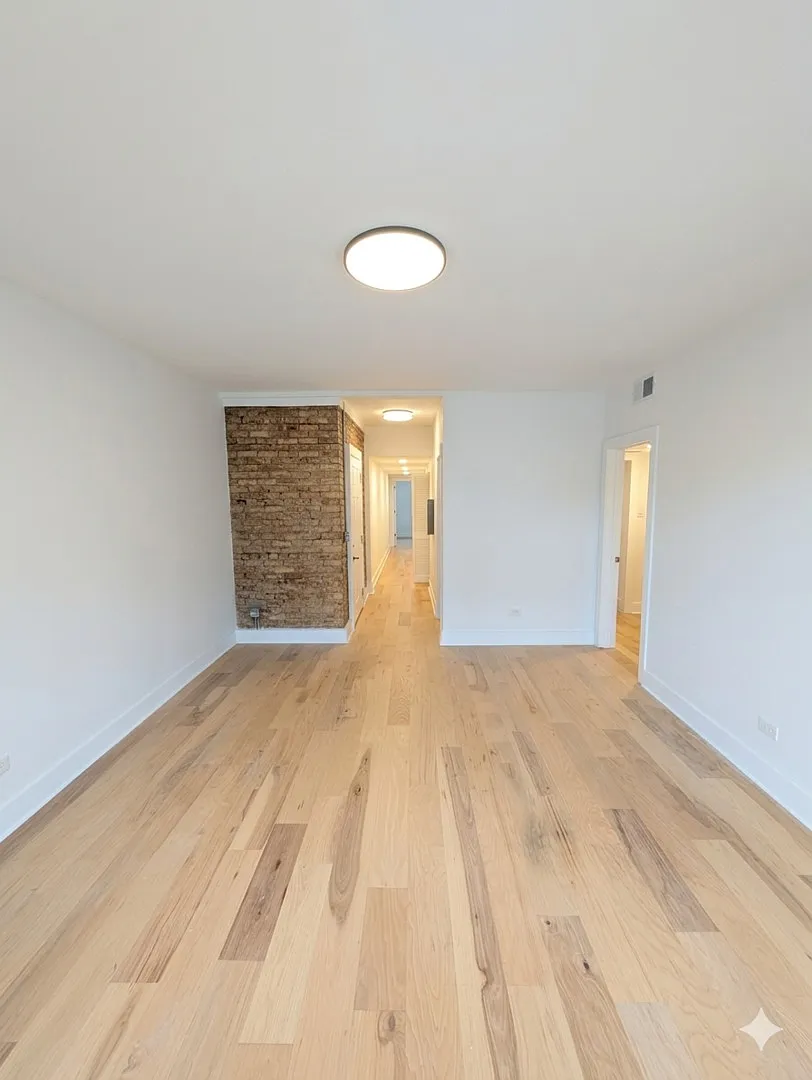 Building Photo - 616 W Patterson Ave #2W