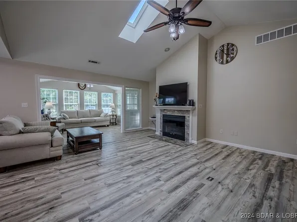 3845 Meadow Ln, Osage Beach, MO 65065