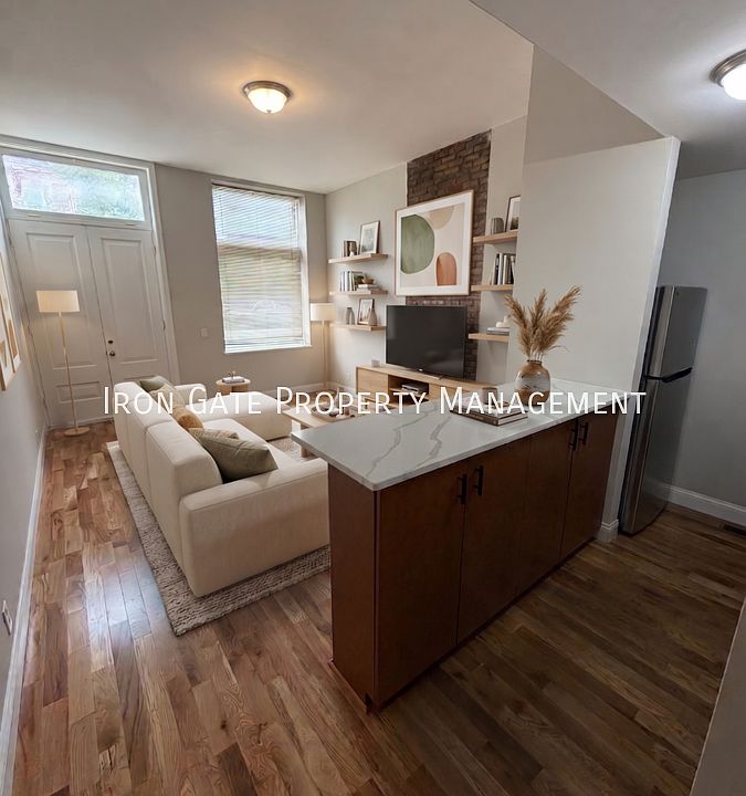 1st image of 1022 Russell Blvd APT A