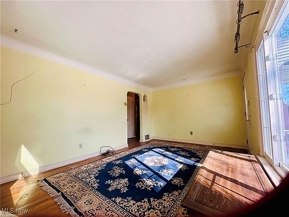 5th image of 3330 Grovewood Ave