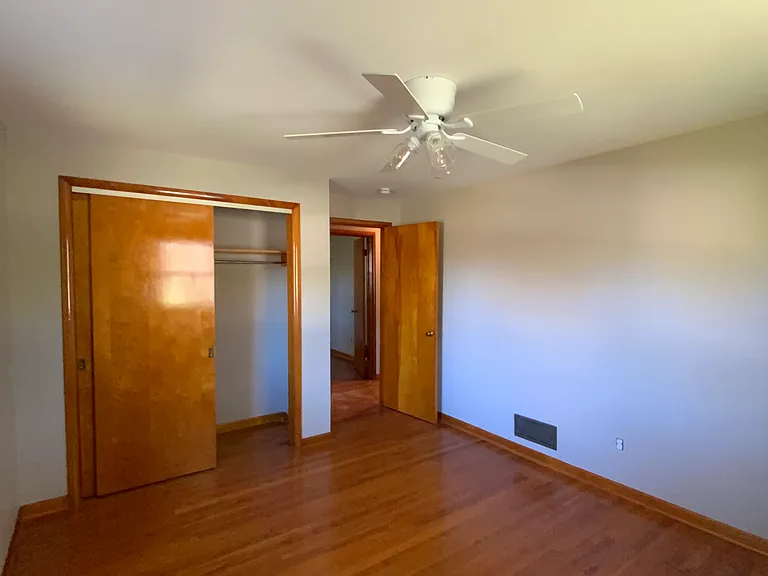 460 Park Ave — Photo 7
