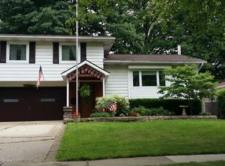 541 Silver Meadows Blvd, Kent, OH 44240