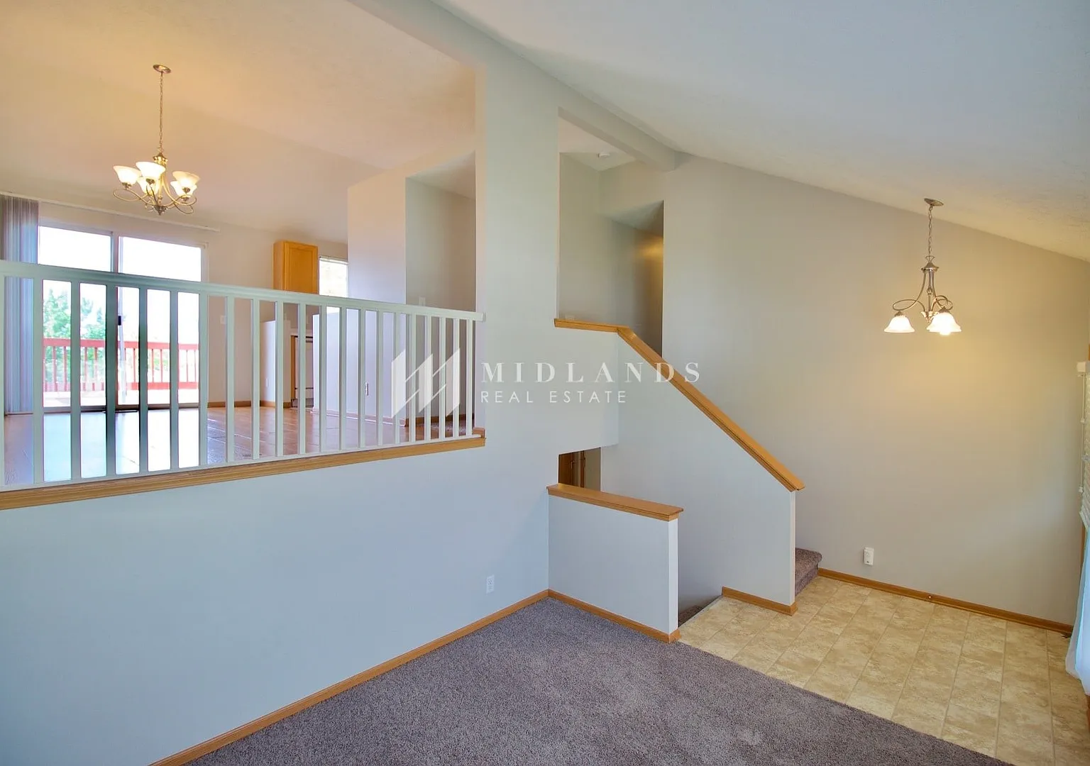 Lovely Piper's Glen Home — Photo 3