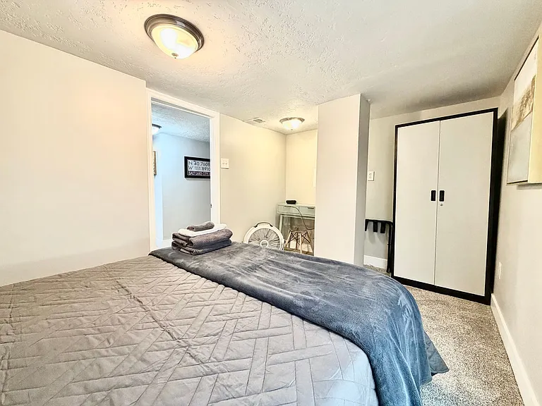 37 W Robert Ave — Photo 10