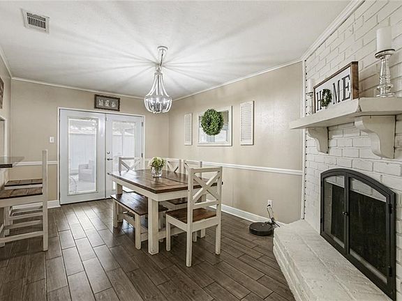 4th image of 244 Dianne Dr