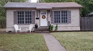 3 bed, 1300 sqft, $2,100 — Photo 1
