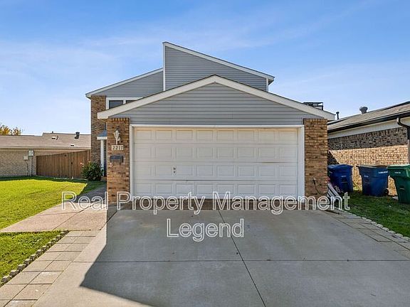 3rd image of 2217 Spicewood Ln