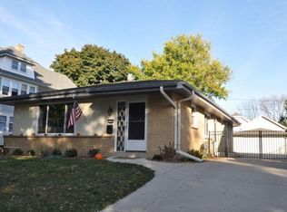 550 N 61st St, Wauwatosa, WI 53213