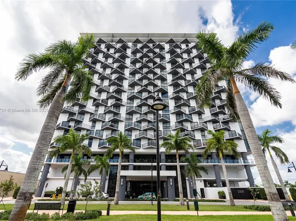 5300 Paseo Blvd APT 810, Doral, FL 33166