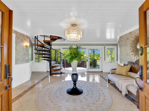 65 N Holokai Rd, Haiku, HI 96708