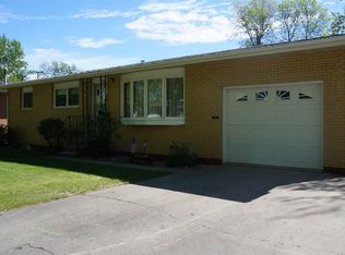 308 25th St NW, Minot, ND 58703