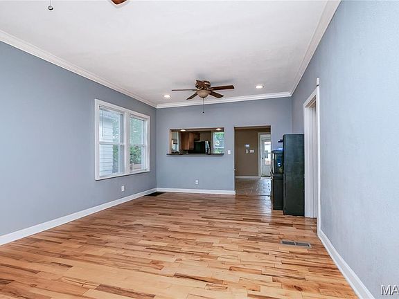 5th image of 3614 Hoffmeister Ave