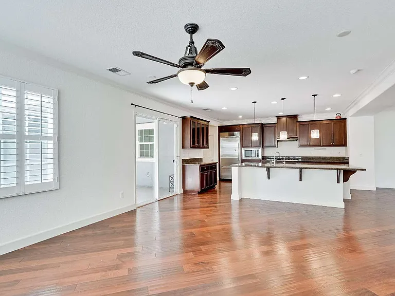 675 W Esplanade Dr — Photo 9