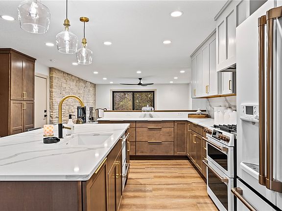 5th image of 12036 Fulton St