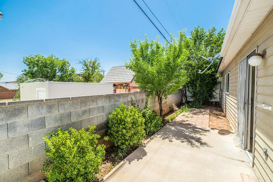 2 bed, 993 sqft, $1,350 — Photo 3