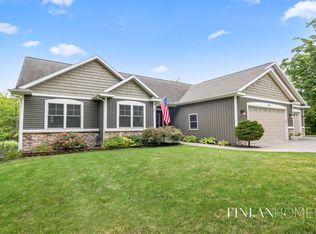 3322 Fillmore St, Jenison, MI 49428