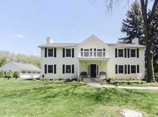 10614 Braeburn Rd, Barrington Hills, IL 60010