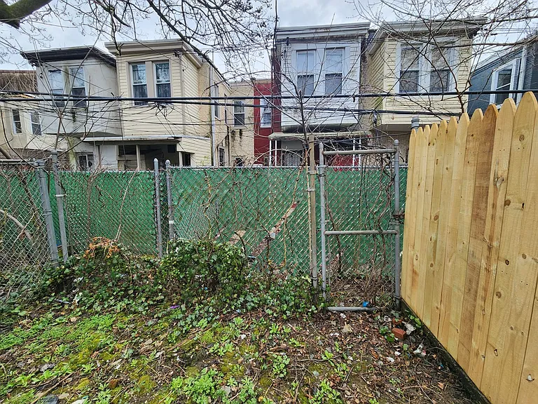 3114 W Gordon St — Photo 17