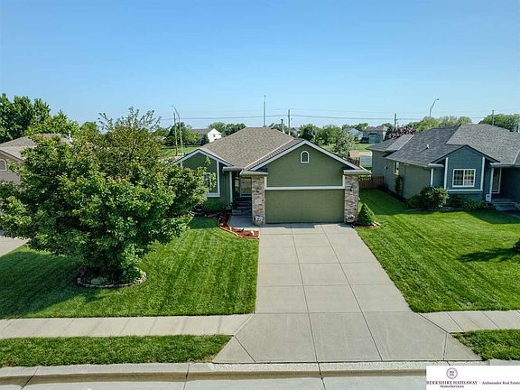 2nd image of 2213 Aberdeen Dr