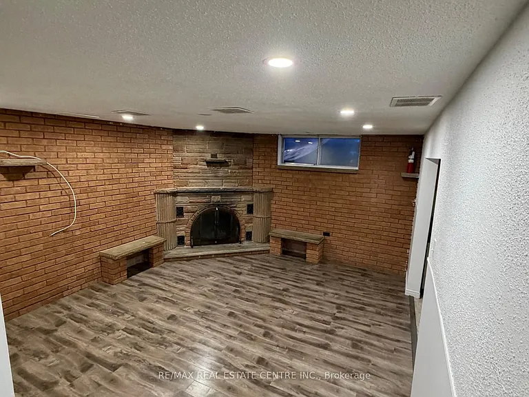33 Prouse Dr — Photo 7