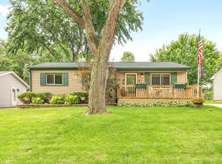 408 E Dresser Rd, Dekalb, IL 60115