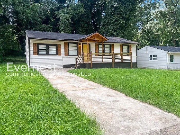 4 bed, 2.0 bath, 1000 sqft, $2,295 — Photo 1